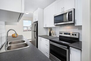 4340 Bathurst St in Toronto, ON - Building Photo