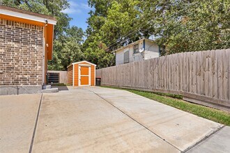 520 E Defee Ave in Baytown, TX - Building Photo - Building Photo