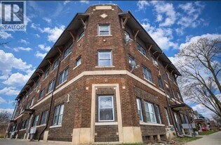 416 Lincoln Rd in Windsor, ON - Building Photo