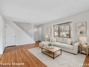 240 Sunnyridge Ave in Fairfield, CT - Building Photo - Building Photo