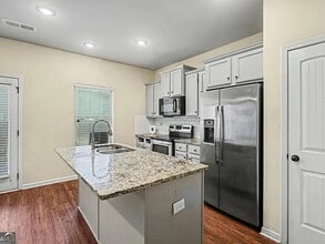 Room in House on Brightside Pkwy in Hampton, GA - Building Photo - Building Photo