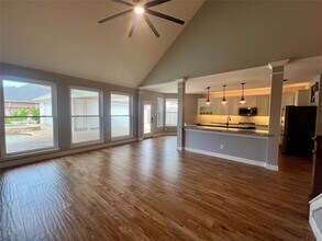 2370 Calypso Ln in League City, TX - Foto de edificio - Building Photo