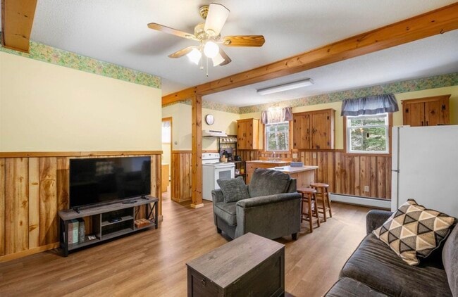 92 Colby St, Unit Unit c in Colebrook, NH - Foto de edificio - Building Photo