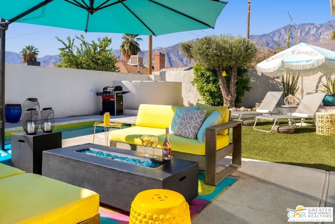 3963 Cll San Antonio in Palm Springs, CA - Building Photo