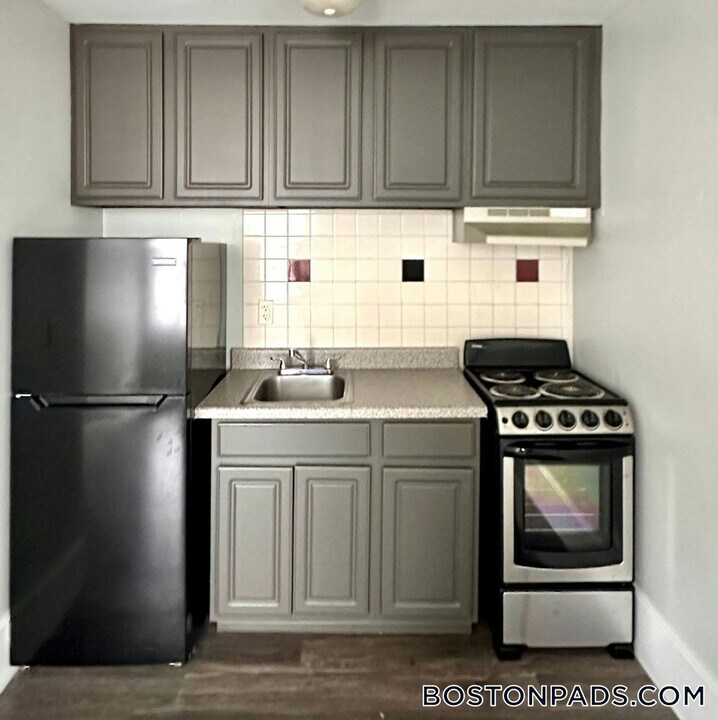 50 Franklin St in Worcester, MA - Building Photo