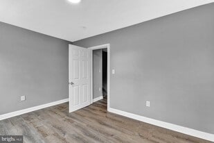 1044 Ellicott Driveway