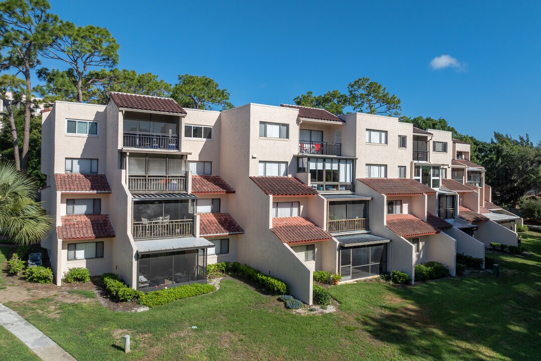 Carmel by the Lake Condominiums in Casselberry, FL - Building Photo