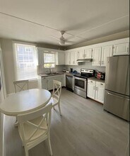 191 Coggeshall Ave in Newport, RI - Building Photo - Building Photo