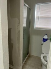 1460 NW 41st St in Miami, FL - Building Photo - Building Photo