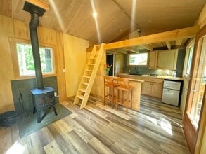 28635 Vashon Hwy SW in Vashon, WA - Building Photo - Building Photo