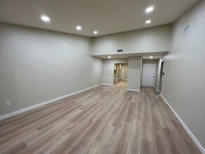 13312 Village 13 in Camarillo, CA - Building Photo - Building Photo