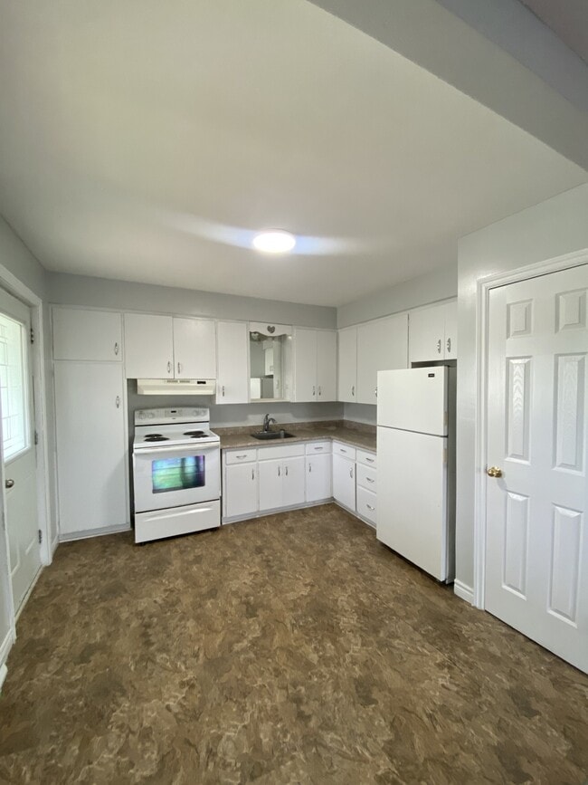 property at 956 Meadow Ave