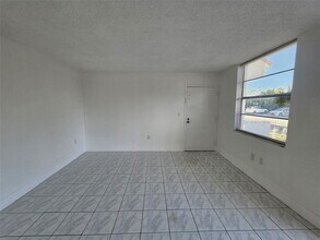 1756 NW 55th Ave in Lauderhill, FL - Building Photo - Building Photo