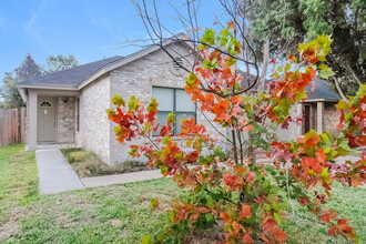 1219 Pike Path in Round Rock, TX - Foto de edificio - Building Photo