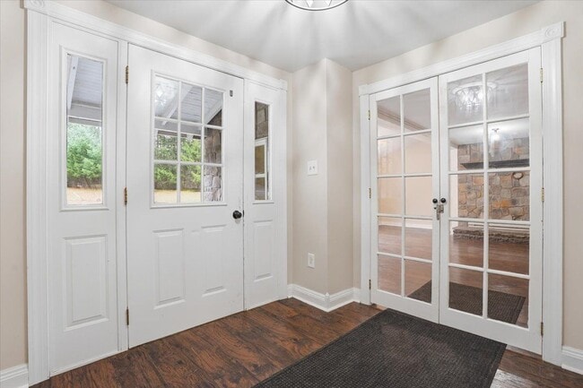 1206 Cherry Lane Rd in East Stroudsburg, PA - Foto de edificio - Building Photo