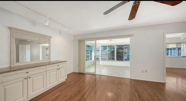 2603 Riverbluff Pky, Unit Villa #141 in Sarasota, FL - Building Photo - Building Photo