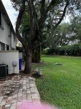 1868 NW 79th Way in Pembroke Pines, FL - Building Photo - Building Photo