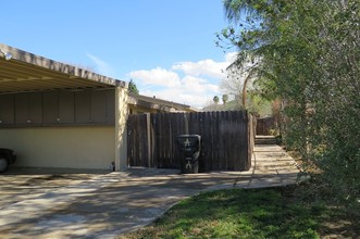 22009 Grand Terrace Rd in Grand Terrace, CA - Foto de edificio - Building Photo