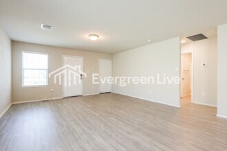 6419 Pickaxe Way in San Antonio, TX - Building Photo - Building Photo