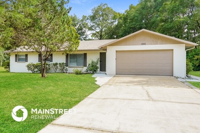 property at 1325 N Circle Dr