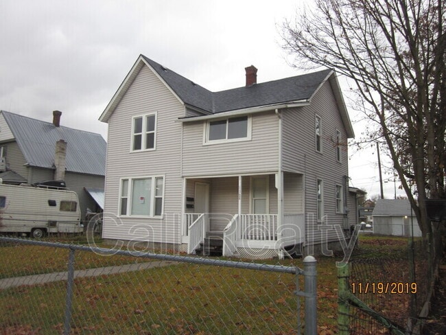 property at 1508 W Sharp Ave