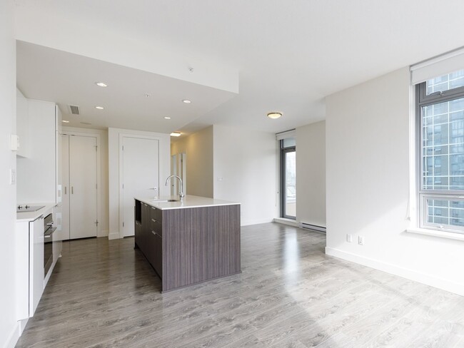 1308 Hornby St in Vancouver, BC - Building Photo - Building Photo