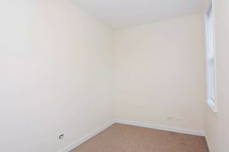 4712 N Sheridan Rd, Unit 32S in Chicago, IL - Building Photo - Building Photo