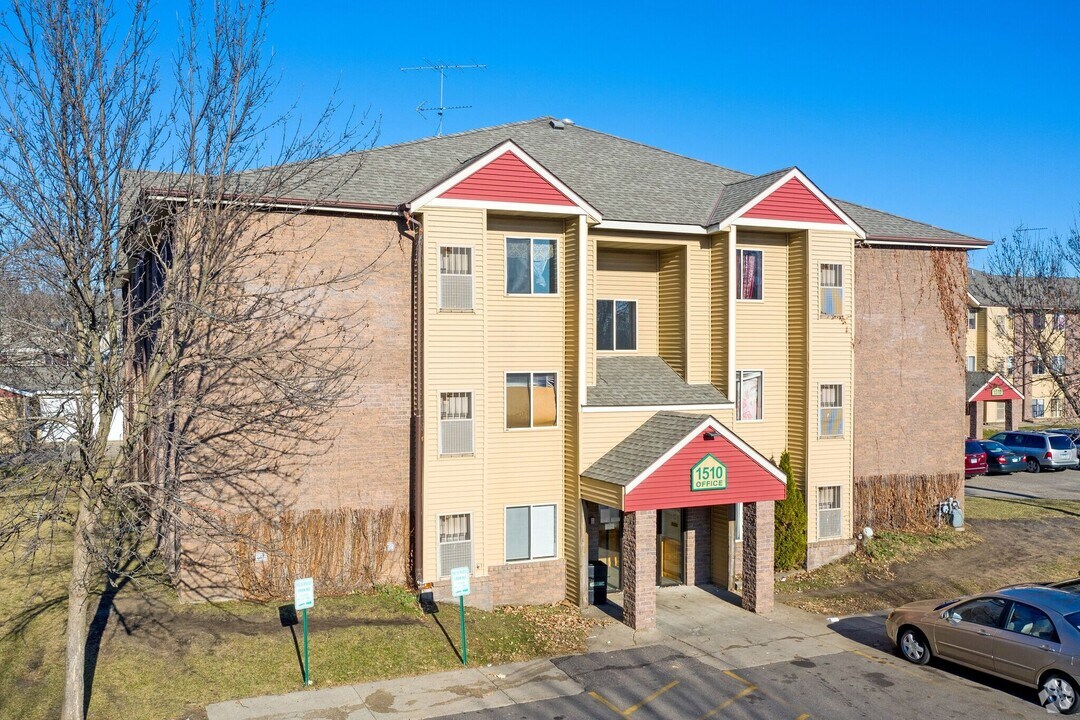 Ivy Apartments in St. Cloud, MN - Foto de edificio