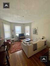 1562 Commonwealth Ave in Boston, MA - Building Photo - Building Photo