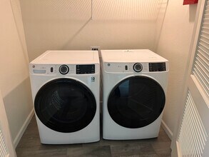 2046 N Hammel Ln in Clovis, CA - Foto de edificio - Building Photo