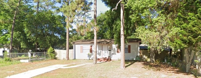 property at 1142 Landmark Ln