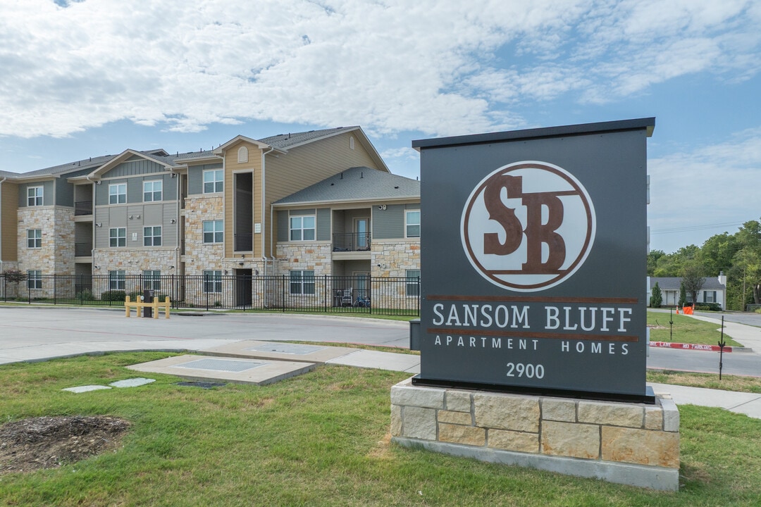 Sansom Bluff in Fort Worth, TX - Building Photo