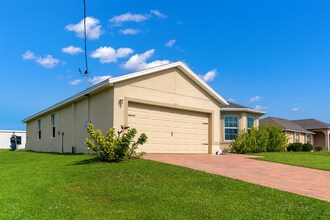 211 NE 20th St in Cape Coral, FL - Building Photo - Building Photo