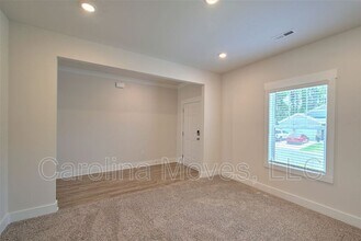 208 Pewter Cir in Simpsonville, SC - Building Photo - Building Photo