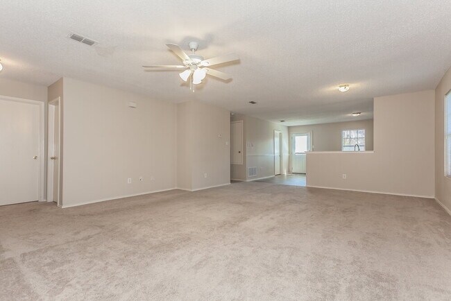 918 Anvil Creek Dr in Arlington, TX - Foto de edificio - Building Photo
