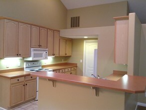 1712 Yellow Rose Ct in Fairborn, OH - Building Photo - Building Photo