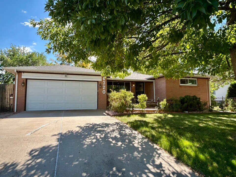 6320 E Iowa Ave, Unit A in Denver, CO - Building Photo