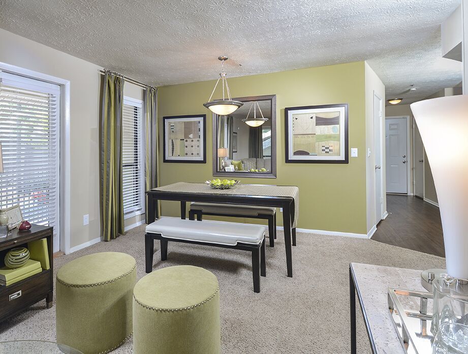 East Perimeter Pointe Apartments in Decatur, GA | ApartmentHomeLiving.com