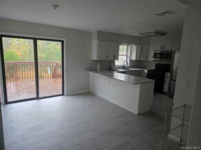 9 Sergio Ct in Spring Valley, NY - Building Photo - Building Photo