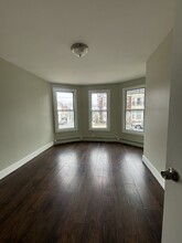 220 Garside St, Unit 1 in Newark, NJ - Foto de edificio - Building Photo