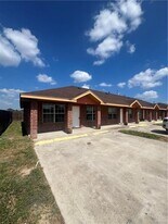 13 Thompson Rd in Alton, TX - Building Photo