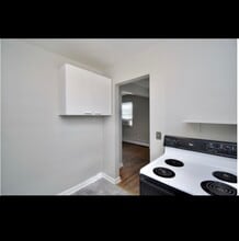 5911 Cary Ave, Unit #3 in Cincinnati, OH - Foto de edificio - Building Photo