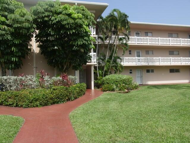 2769 Garden Dr S in Lake Worth Beach, FL - Building Photo