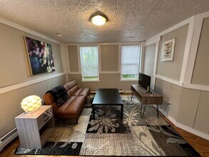 28 E Oxford St in Portland, ME - Building Photo - Building Photo