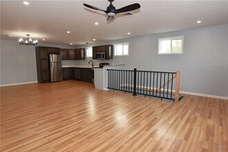 225 Clinton Rd in New Hartford, NY - Building Photo - Building Photo