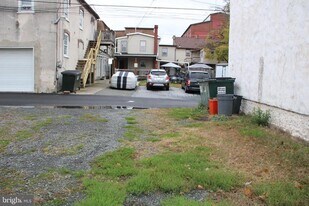 130 N Mill St in Birdsboro, PA - Building Photo