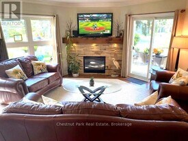 906 Cedar Pointe Ct in Collingwood, ON - Building Photo