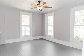 218 W Chappell St in Griffin, GA - Building Photo - Building Photo