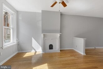 2333 Greenwich St in Philadelphia, PA - Building Photo - Building Photo