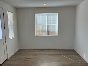 8636 Starburst Way in Sacramento, CA - Building Photo - Building Photo